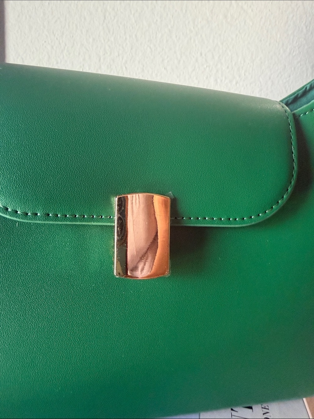 Old Navy Emerald Green Shoulder Bag with Gold Accent - Picture 2 of 7